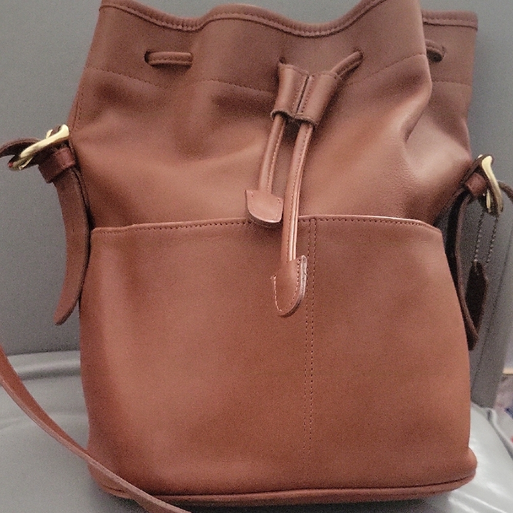 Coach Thompson Bucket - Picture 2 of 8